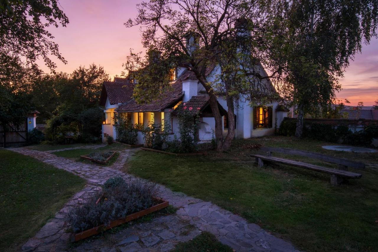 Count Kálnoky's Transylvanian Guesthouses Miclosoara Exterior foto